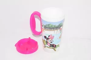 Taza de plástico térmico Mickey Mouse 7" rosa piscina Walt Disney World parques terrestres - Imagen 1 de 3