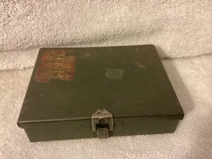 Vintage Cigar Cigarette Carrying Tin with Hinged Lid and Clasp - Picture 1 of 5
