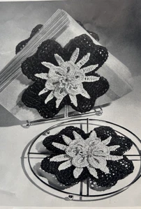 Vintage 1950s Crochet Doily Pattern POINSETTIA HOT PLATE MAT & NAPKIN HOLDER - Picture 1 of 1