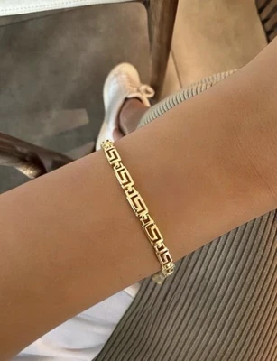 Pulsera llave griega chapada en oro 14k joyería minimalista Foto 1 de 4