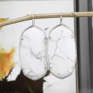 Pendientes Howlita Blanca Facetados Kendra Scott Danielle Tono Plata Nuevos sin Etiquetas - Imagen 1 de 6