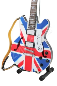 Miniature Guitar OASIS Noel Gallagher Union Jack & Strap - Picture 1 of 6