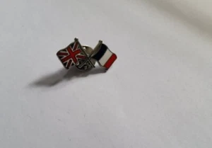 United Kingdom And France Enamel Friendship Pin Badge  - Picture 1 of 2