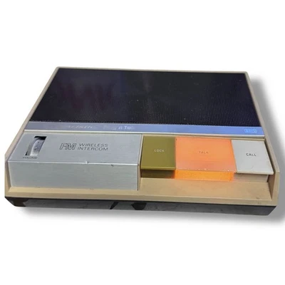 VTG Realistic Plug' n Talk FM Wireless Intercom Model 43-212B - Image 1 of 4