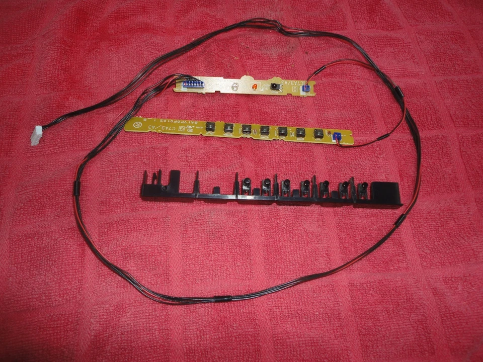 EMERSON FUNCTION & I/R BOARDS BA17P0F01021_B & C FROM MODEL LC401EM2F. - Image 1 of 1