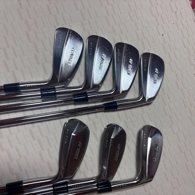 Yonex EZONE MB Irons #4-9,Pw(7Clubs)/Dynamic Gold/Flex:Stiff/ Iron set - Image 1 of 4