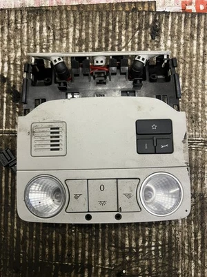 Luz de cortesía techo interior Volkswagen Golf 2012 1K8947105 Foto 1 de 4