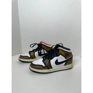 NIKE Air Jordan 1 Mid SE GS Youth Size 4.5 Womens 6 - Picture 1 of 10