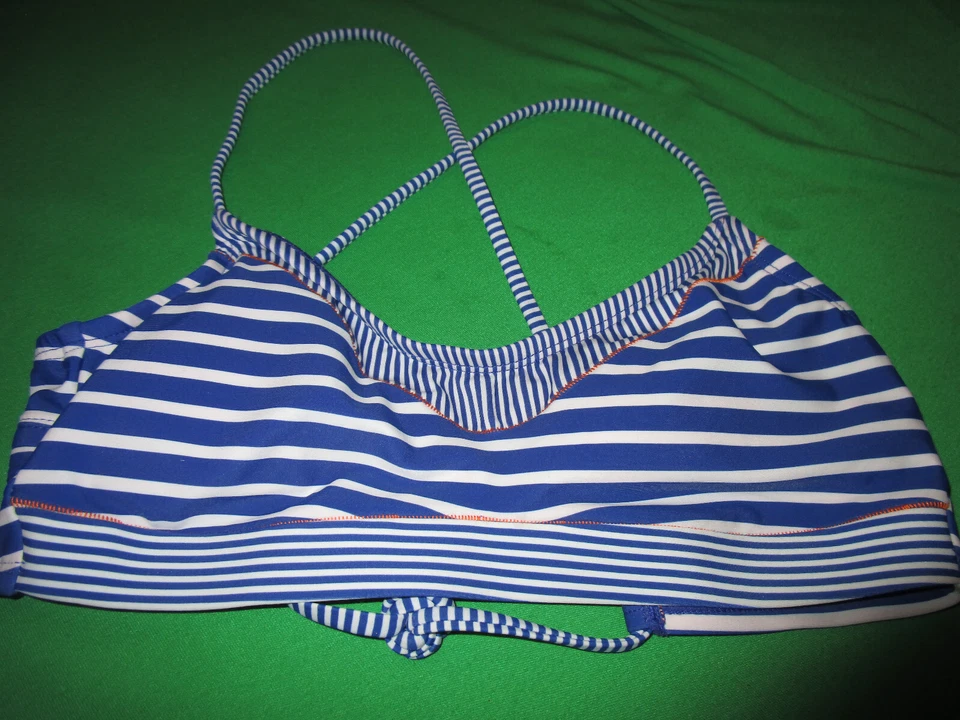 NUEVO TOP DE BIKINI DE BAÑO SKECHERS AZUL/BLANCO A RAYAS TALLA PEQUEÑA Foto 1 de 2