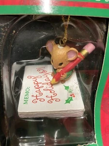 Gibson Christmas Collectibles Ornament Mouse Writing A Memo 1997 (CB2) - Picture 1 of 4