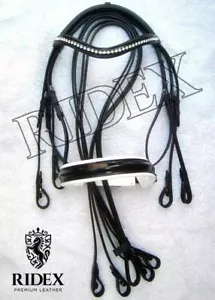 Briglia nera cavallo Weymouth in pelle con fascia in cristallo bianco tutte le misure e colori - Foto 1 di 4