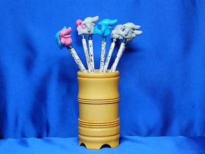 8 lápices atrevidos de tiburones y 8 borradores de tiburones tapas de lápiz favoritos de fiesta de tiburones - Imagen 1 de 3