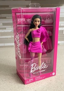 Barbie Muñeca Estilo Deluxe #2 Pelo Negro Barbiecore Conjunto Prótesis Pierna Nueva en Caja - Imagen 1 de 5