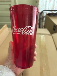 Lotto di 6 bicchieri in plastica rossa testurizzata ristorante Coca Cola 24 oz - Foto 1 di 5