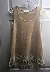 Umgee Beige Striped Tank With Lace Trim Side Slits Size S NWOT - Picture 1 of 4