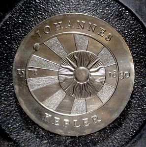 EAST GERMANY-1971 5 MARKS- BIRTH OF KEPPLER- NICE P/L LOW MTG KM#30 TIKO2 - Picture 1 of 3