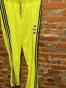 Pantaloni Adidas New Bored Ape Yacht Club Punks Neon Track Uomo 2XL Giallo Solare - Foto 1 di 6
