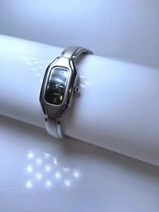 Silver/ Black Gucci Watch 6700L Vintage Stainless steel Women’s Watch - Picture 1 of 6