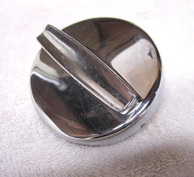 65 66 PLYMOUTH FURY I-II-III STATION WAGON ORIGINAL MOPAR #2585386 TAPA COMBUSTIBLE GASOLINA Foto 1 de 4