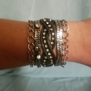 Punk Goth Rhinestone Chain Metal Twisted Rope 7 in Bracelet Magnetic Closure - Photo 1 sur 5