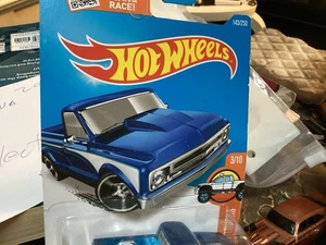 Chevy C10 67 azul Hot Wheels - Imagen 1 de 6