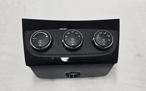 2011-2014 Chrysler Touring 200 Front Dash Temperature Climate Control Assy. - Picture 1 of 9
