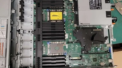 Placa madre para servidor Dell R640 - Doble zócalo Intel LGA3647 - 24 ranuras DDR4 HG0J8 Foto 1 de 3