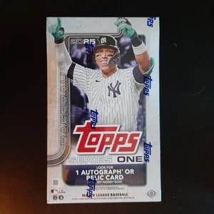 2025 Topps Series 1 Baseball Factory Sealed Hobby Box - Picture 1 of 2