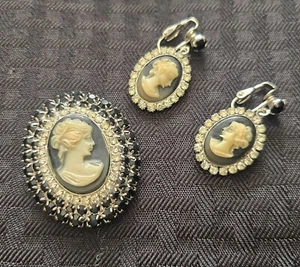 Vintage Set of Park Lane Cameo Brooch & Earring Set w Rhinestone Trim - Picture 1 of 13