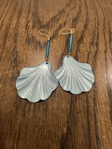 Vintage blaue Ohrhänger Metall Muschelform 3,75 Zoll Tropfen - Bild 1 von 4