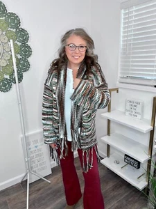 SaLE!! Neu mit Etikett Designer POL Häkel Ombre Regenbogen Garn Pullover Cardigan Fransen S M L - Bild 1 von 4