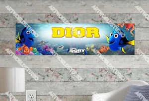 Findet Dorie - Personalisiertes Namen Poster Individuell Geburtstag Party Banner Deko - Bild 1 von 5