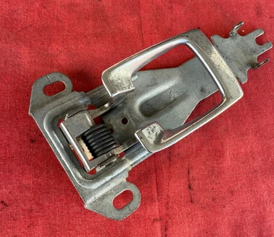 Manija de puerta derecha OEM ABRIDOR INTERIOR PALANCA DE BLOQUEO 1983-1987 HONDA PRELUDE 2ª GENERACIÓN Foto 1 de 4