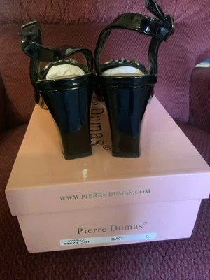 Zapatos de mujer negros talla 9 con tiras de Pierre Dumas Foto 1 de 4