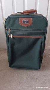 Antler Large Cabin Suitcase Green Softshell Suitcase.2 Wheels. Approx 60x38x25cm - Picture 1 of 9