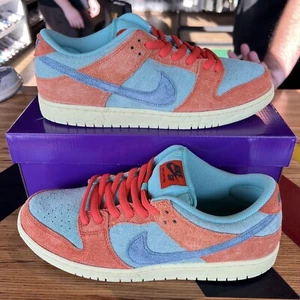 Size 10.5 - Nike SB Dunk Low Orange Emerald Rise - Picture 1 of 15