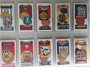 TARJETAS DE CIGARRILLOS 1958 CLUBES DE FÚTBOL E INSIGNIAS DE LAMBERTS OF NORWICH ~ ELIGE - Imagen 1 de 26