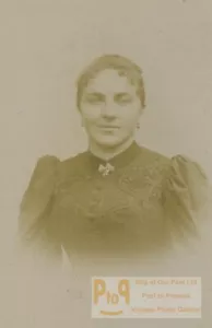 France Bourg woman portrait fashion Old CDV Photo Gaudichon 1890 - Imagen 1 de 3