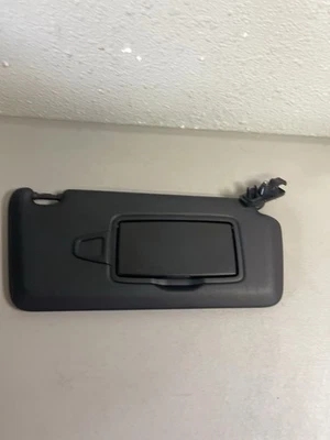 Parasol delantero derecho Mercedes W117 CLA250 GLA250 14-20 OEM Foto 1 de 4