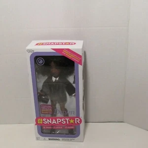 Muñeca de moda afroamericana SNAPSTAR Dawn 9" con soporte - Imagen 1 de 6