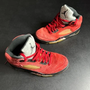 Size 9 - Nike DD0587-600 Air Jordan 5 Retro Raging Bull Toro Bravo Varsity Red - Picture 1 of 5