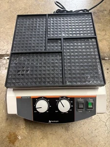 Heidolph Titramax 101 Plattform Mikroplattenschüttler Orbital Mikroplatte Platte - Bild 1 von 5