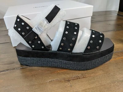 Sandalia plataforma Madeira para mujer Charles David gamuza NEGRA con tachuelas. Nuevo. Talla 7M Foto 1 de 4