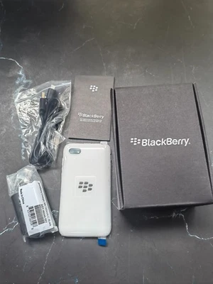 BlackBerry Q5 Black/White Unlocked 4G/LTE 8GB 5-megapixel WiFi Smartphone - Image 1 of 4