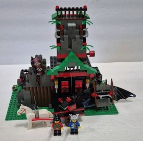 LEGO Ninja: Robber's Retreat (6088). Not Complete. Missing Pcs & Instructions