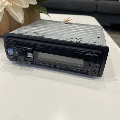 Alpine UTE-73BT, Single-DIN Digital Media Stereo w/ Bluetooth, USB & Auxiliary - Image 1 of 4
