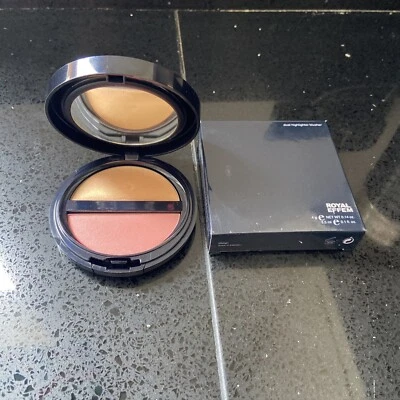 Royal effem make up dial highlighter 002 NWB - Image 1 of 2