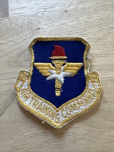 VTG US Military AIR TRAINING COMMAND Uniform Badge PATCH USAF Air Force Cloth BK - Picture 1 of 7