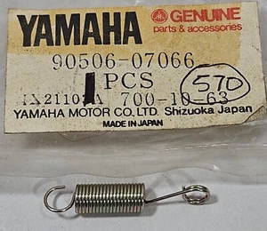 1 NOS Genuine Yamaha GT80 JT1 RD60 TY80 YZ80 RS100 YZ50 YSR50 Spring 90506-07066 - Picture 1 of 2