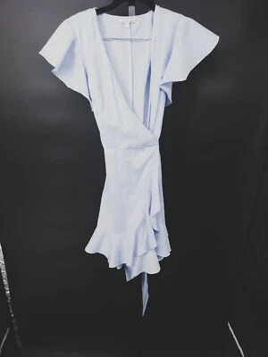 Vestido Charlotte Russe XS listrado azul claro com babado manga flutter - Imagem 1 de 4